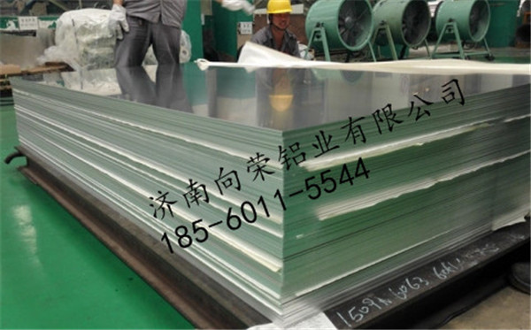 1-2110231Z945B3.jpg